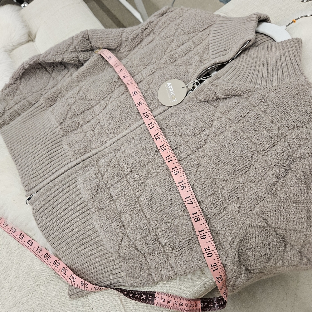 High Neck Looped Textured Zip Jacket - Picture 12 of 12